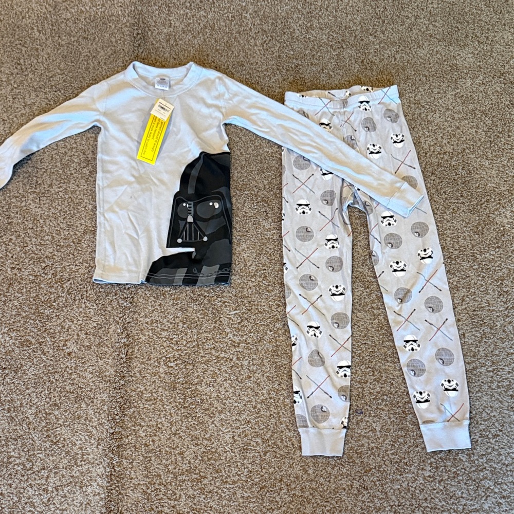 Hanna Andersson Gray and Black Star Wars Pajama Set- NWT